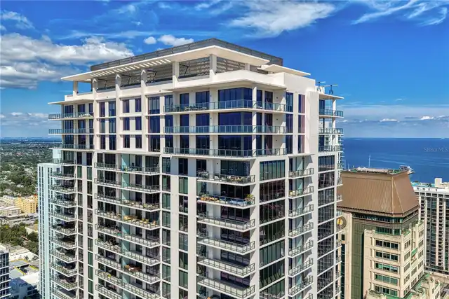 3BR, Home, 4BA, $4,950,000
Read More