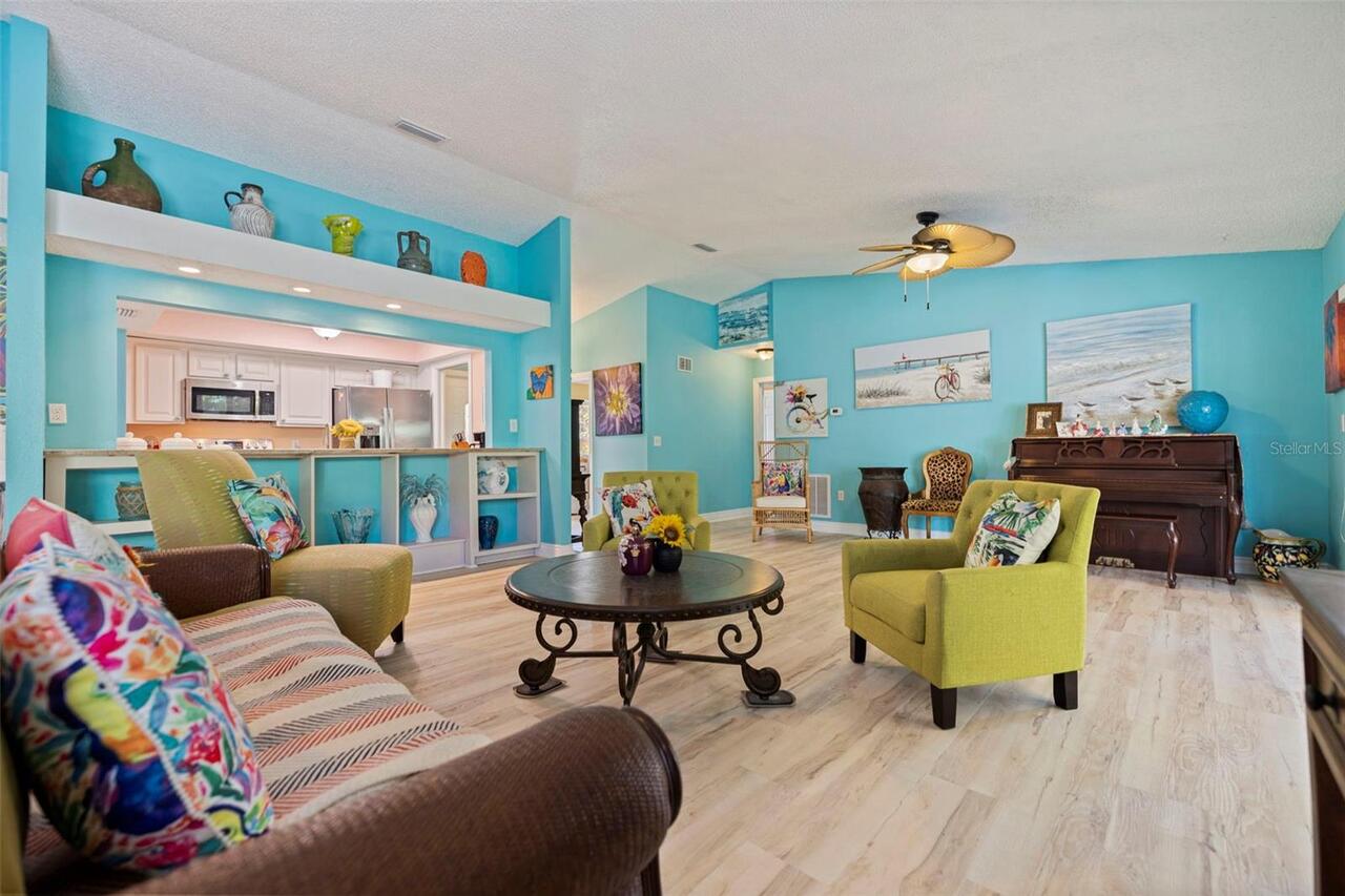 Listing Photo 8
