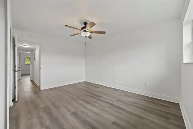 Listing Photo 9
