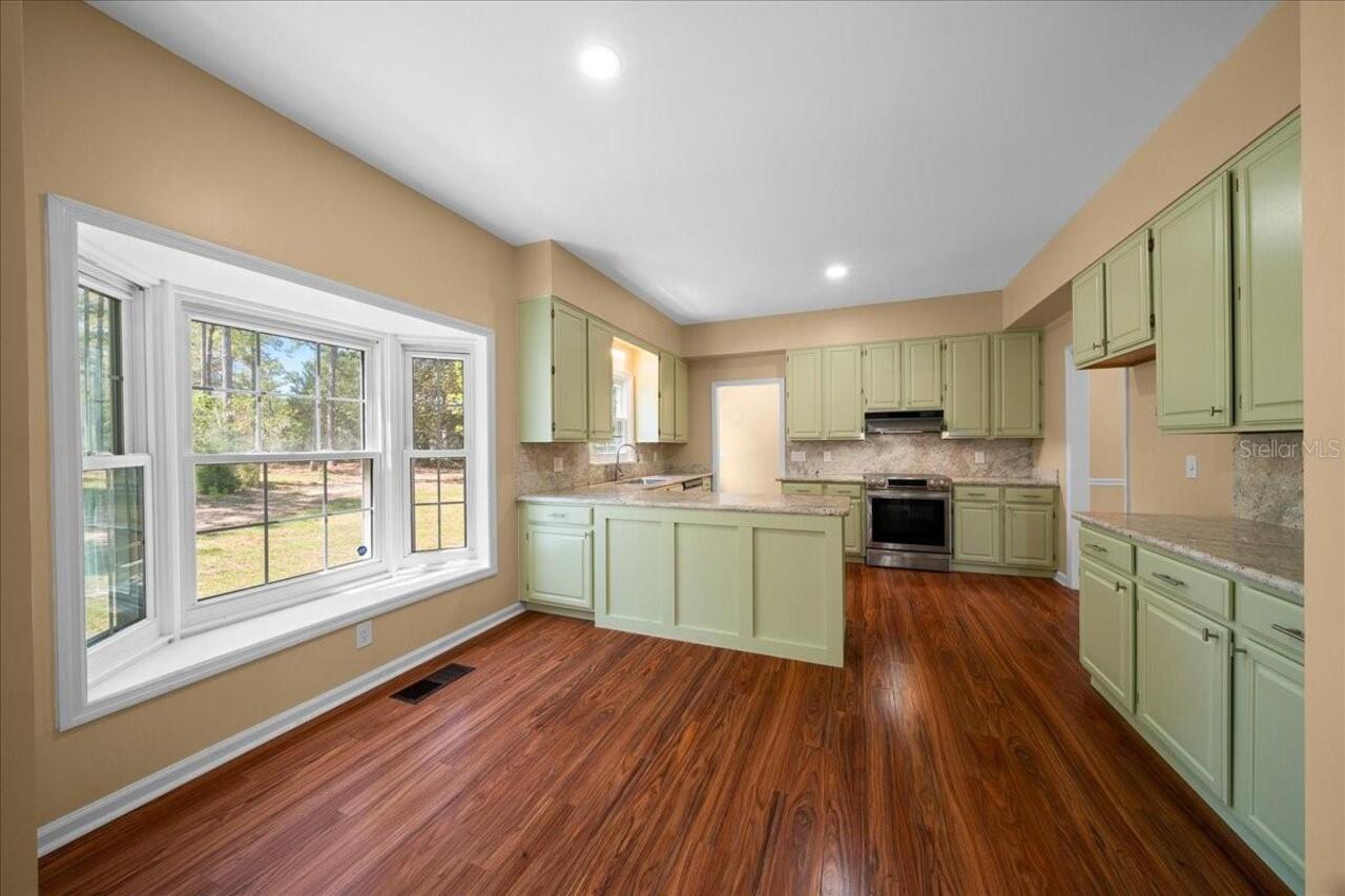 Listing Photo 17