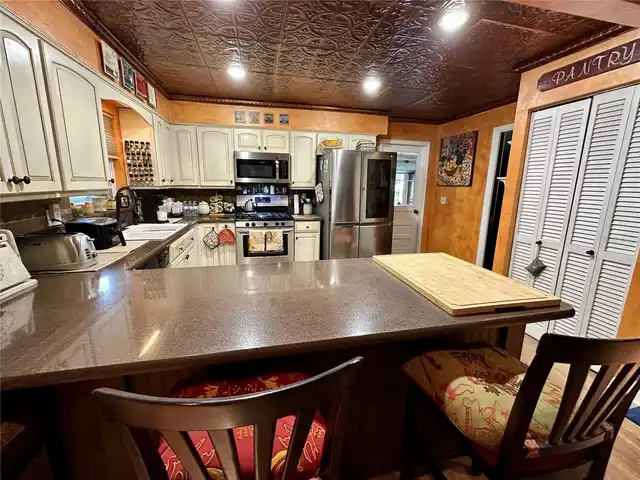 Listing Photo 8