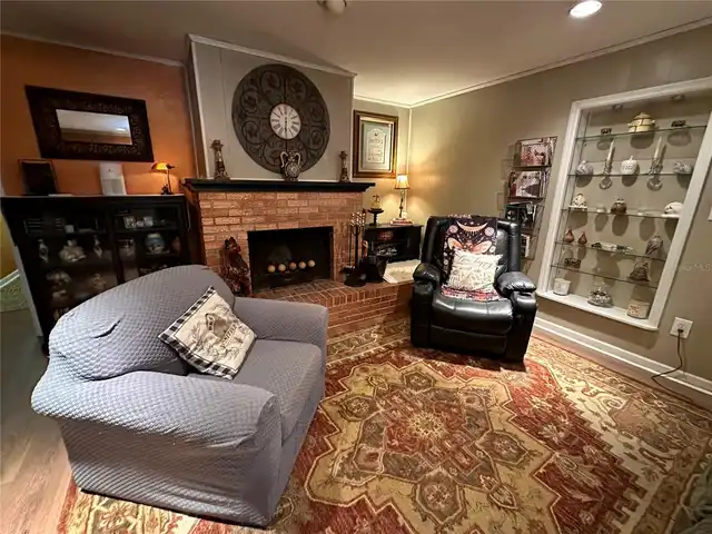 Listing Photo 12