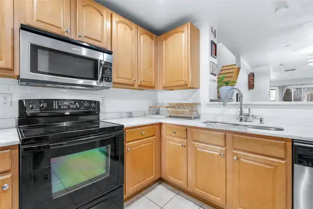 Listing Photo 12