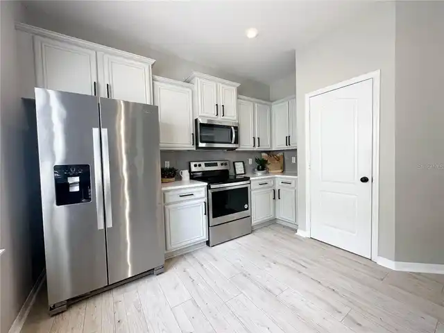 Listing Photo 9