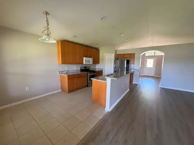 Listing Photo 14