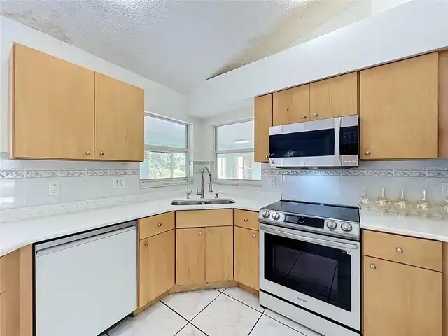 Listing Photo 7