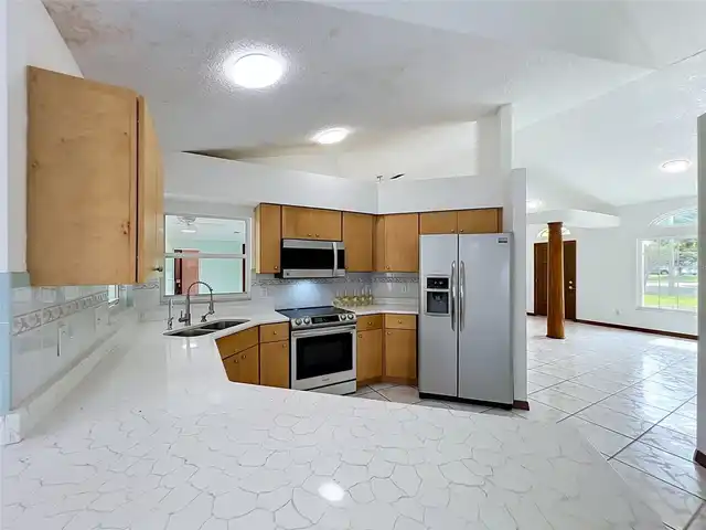 Listing Photo 10