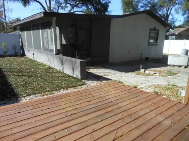 Listing Photo 10