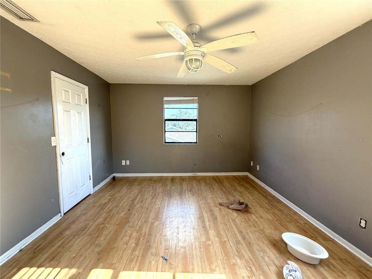 Listing Photo 9
