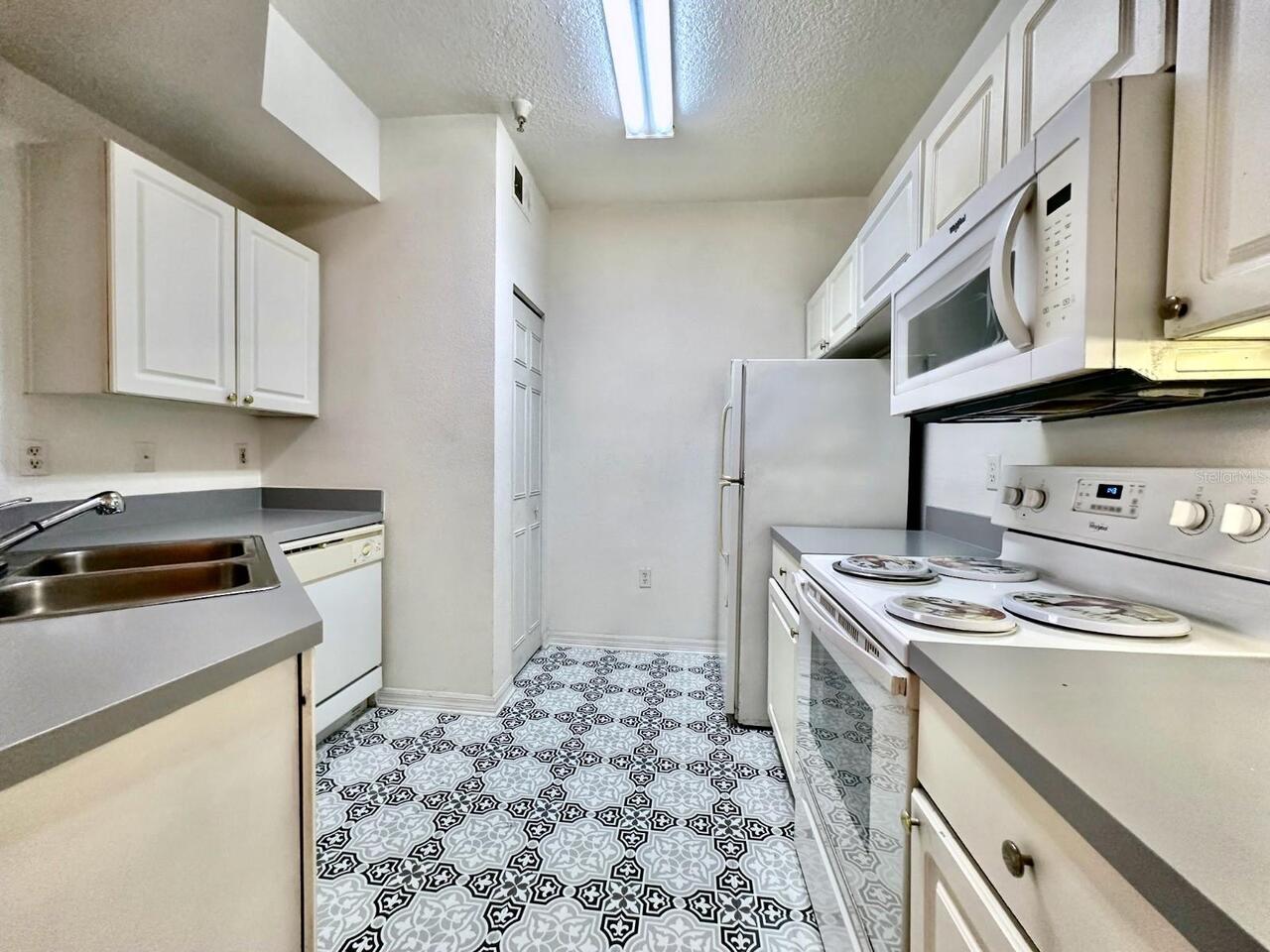 Listing Photo 8