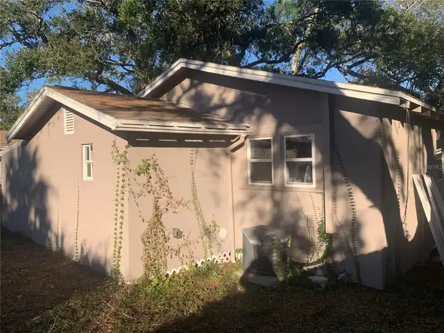 Listing Photo 11