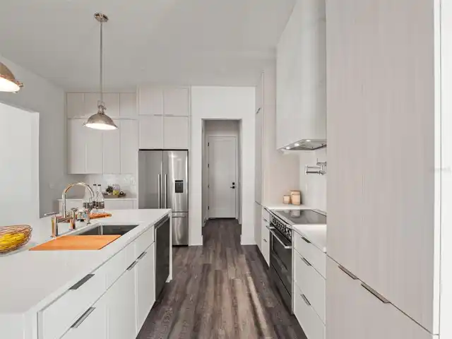 Listing Photo 11