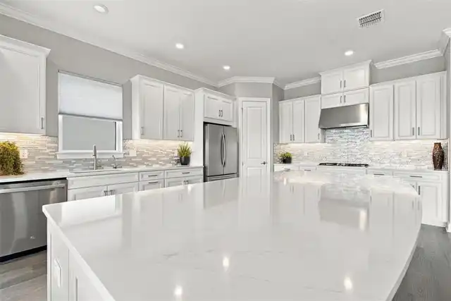Listing Photo 15