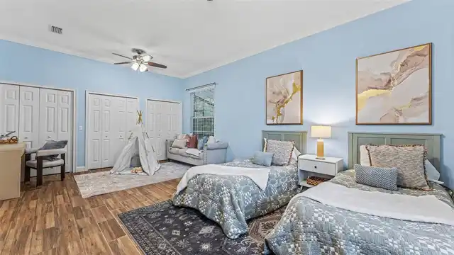 Listing Photo 25