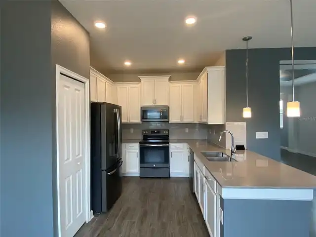 Listing Photo 8