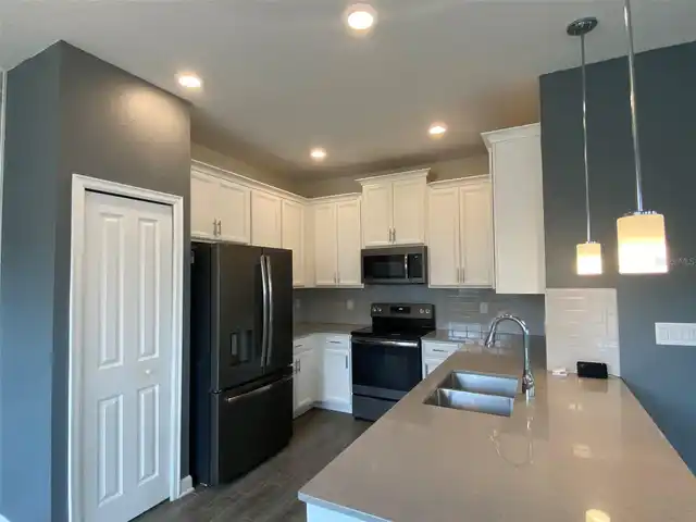 Listing Photo 9