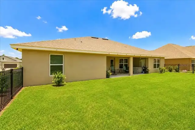 Listing Photo 10