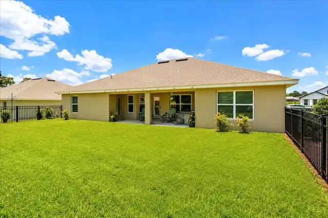Listing Photo 12