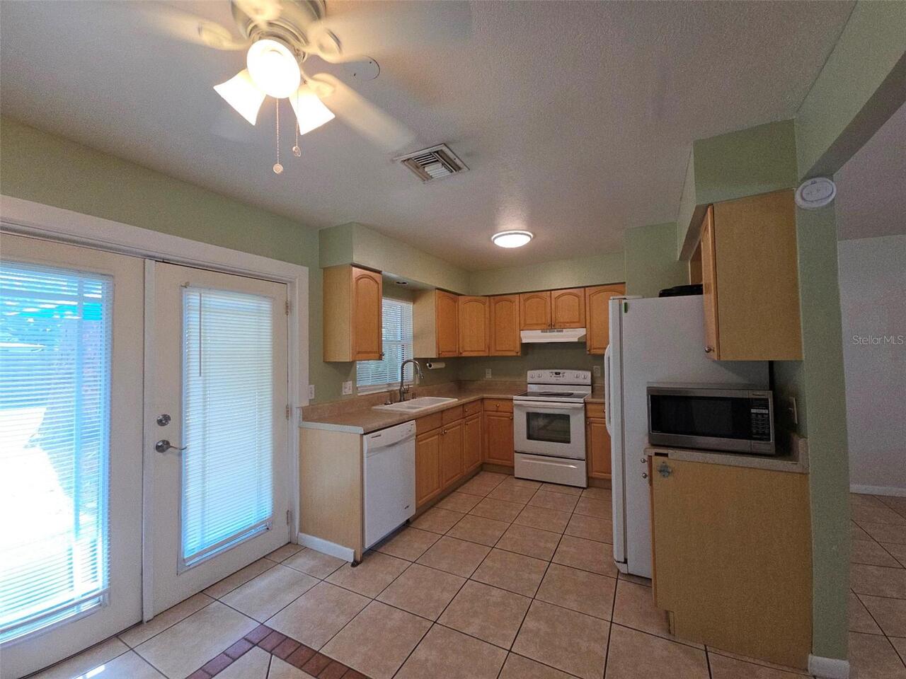 Listing Photo 12