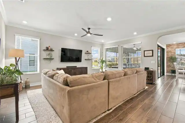 Listing Photo 17