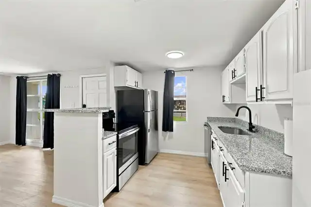 Listing Photo 11