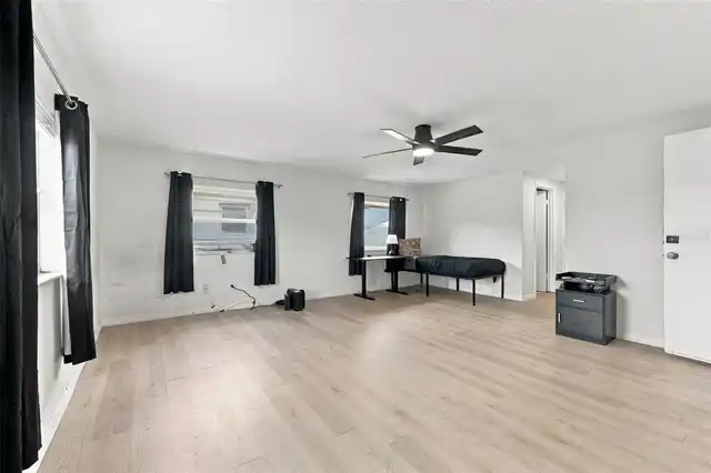 Listing Photo 15