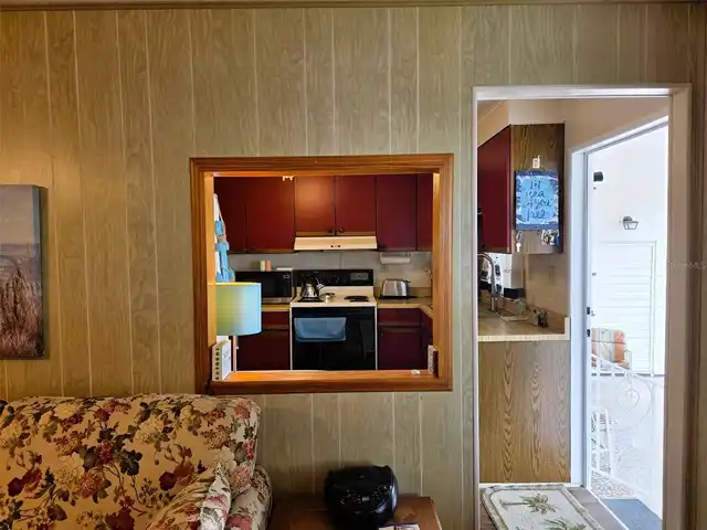 Listing Photo 9