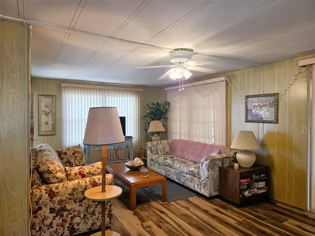 Listing Photo 14