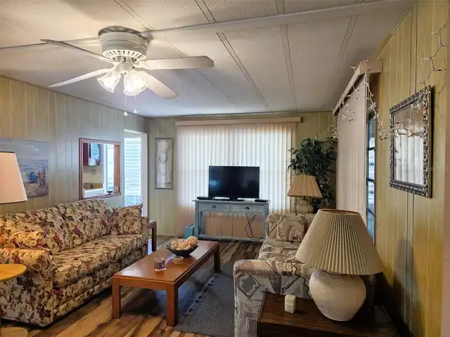 Listing Photo 15