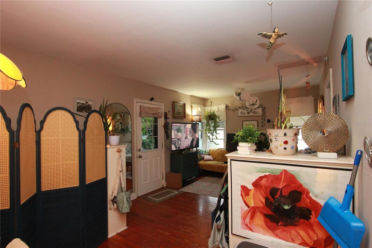 Listing Photo 9