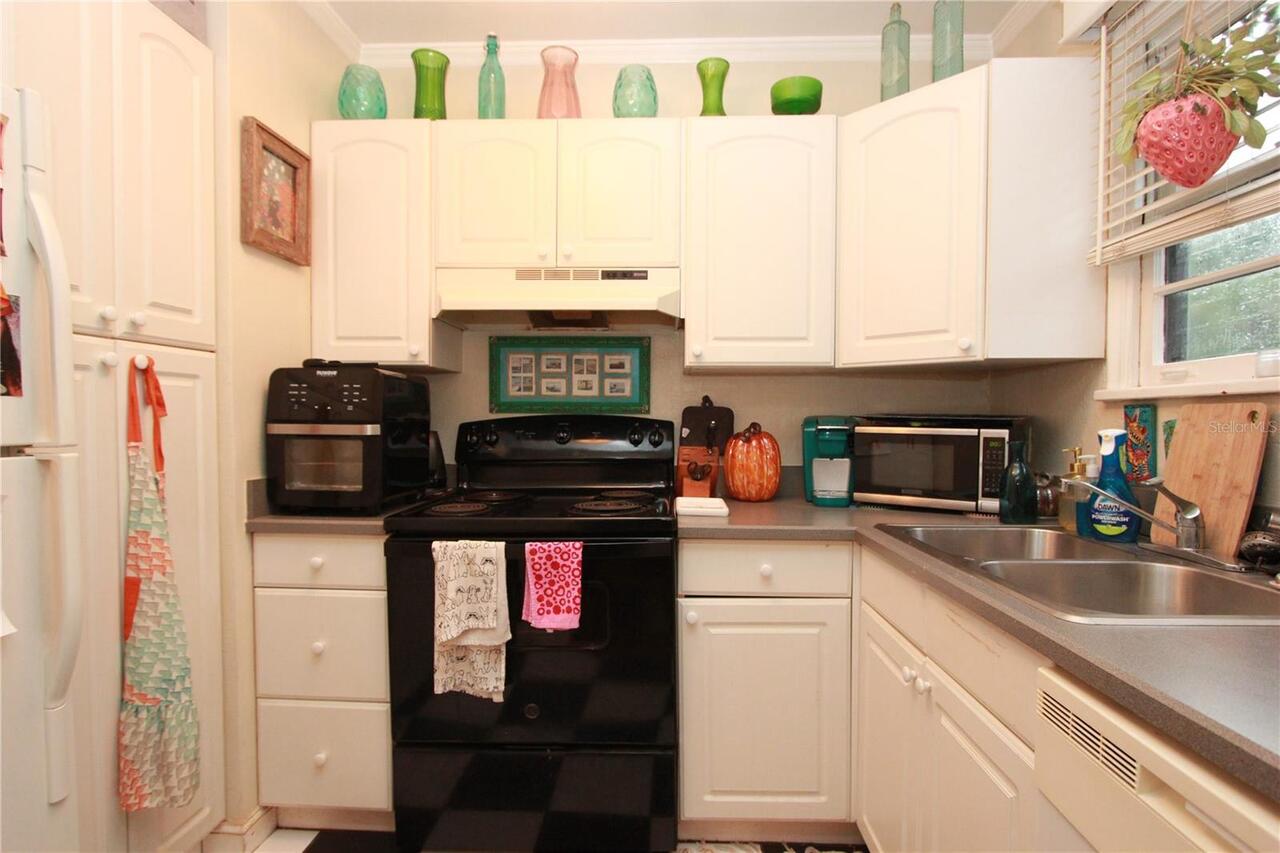 Listing Photo 11