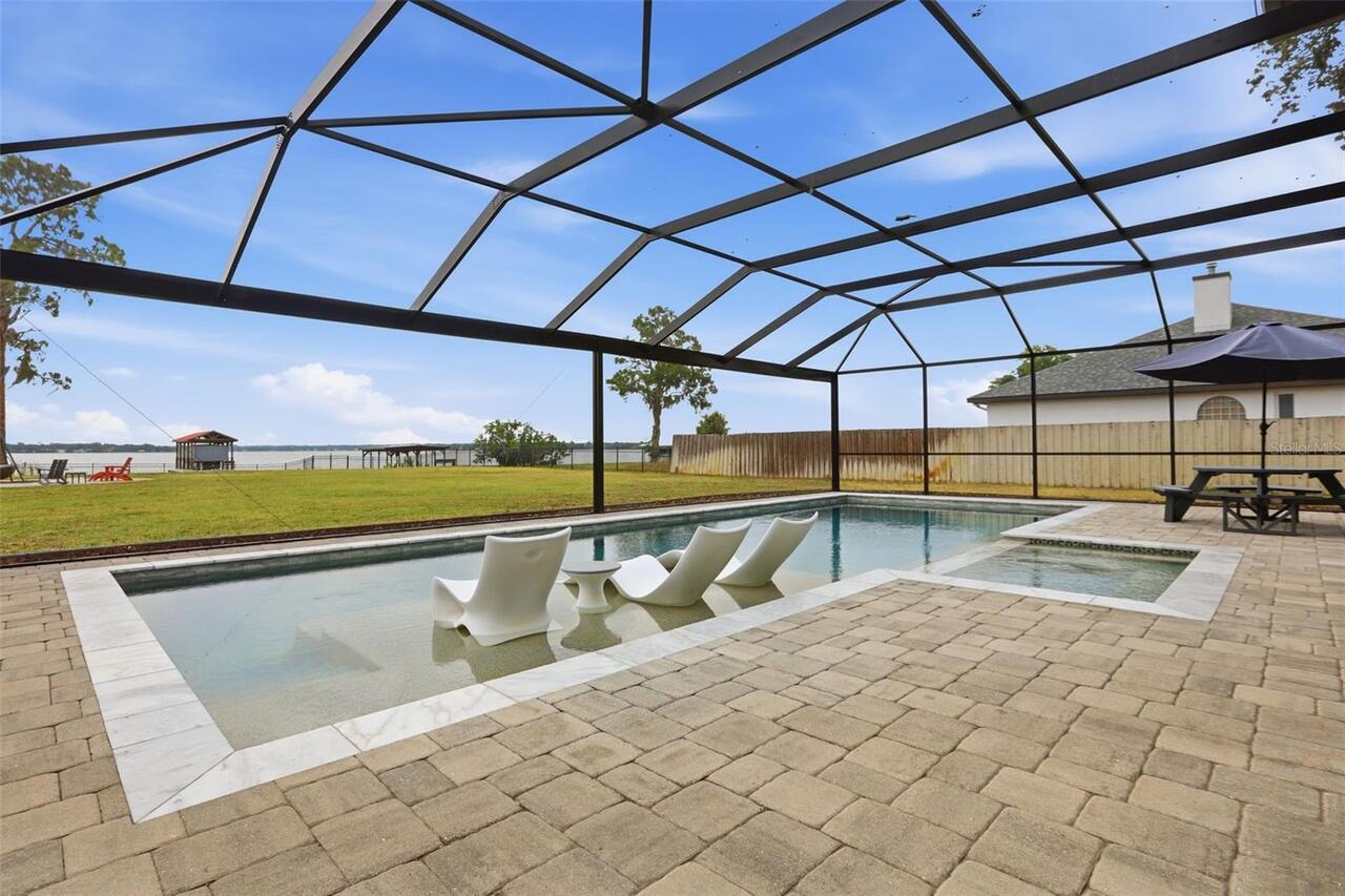 Tavares Real Estate