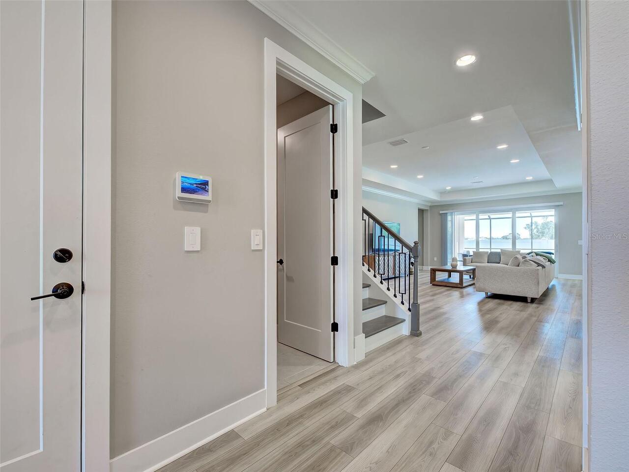 Listing Photo 8