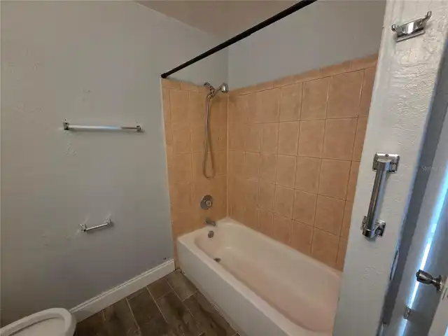 Listing Photo 17