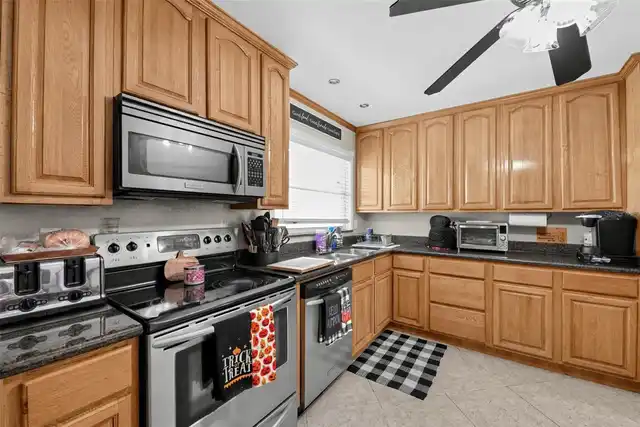 Listing Photo 7