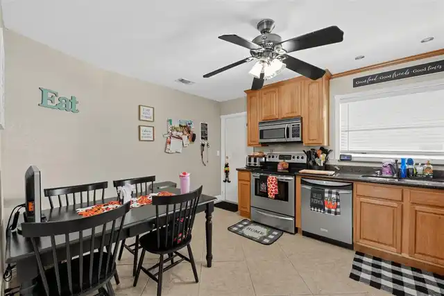 Listing Photo 9