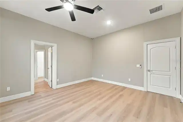 Listing Photo 29