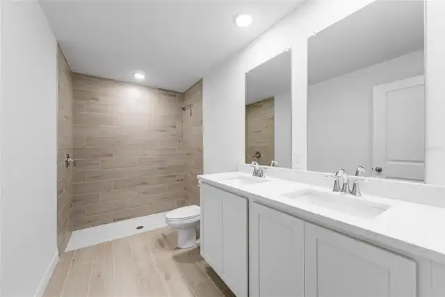 Listing Photo 11