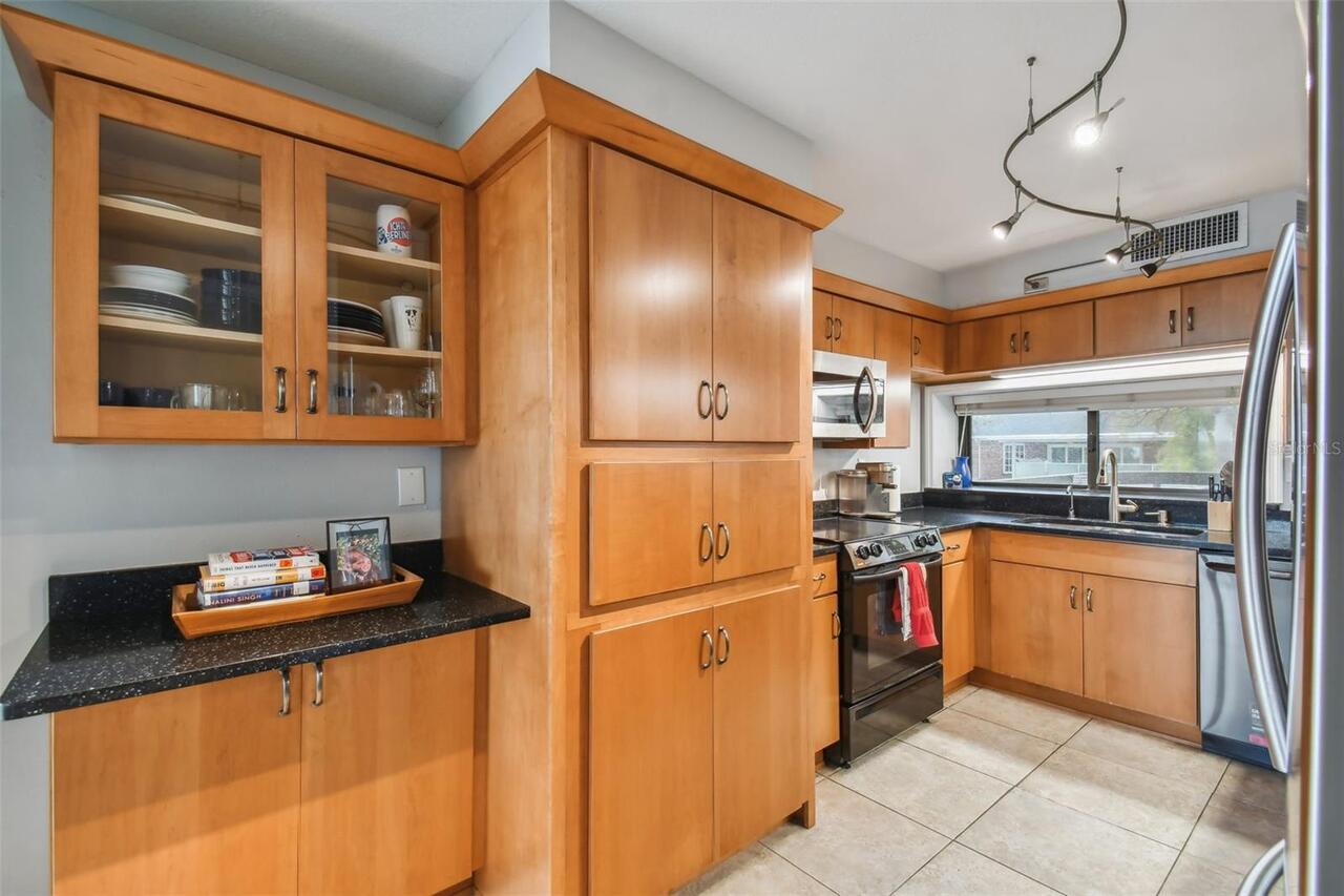 Listing Photo 10