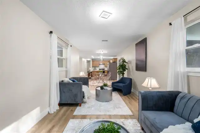 Listing Photo 10