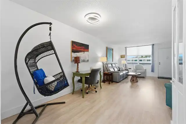 Listing Photo 22