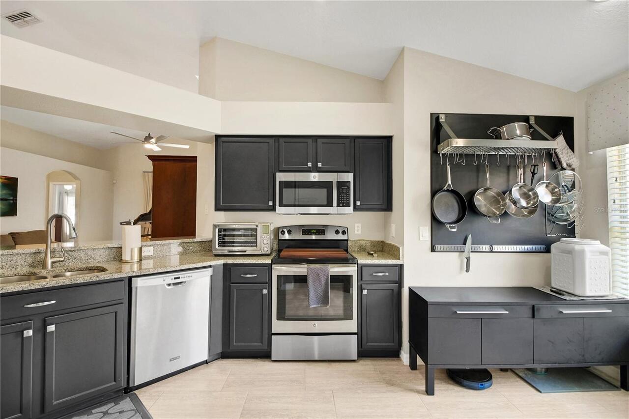 Listing Photo 10