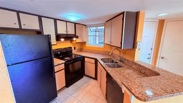 Listing Photo 8