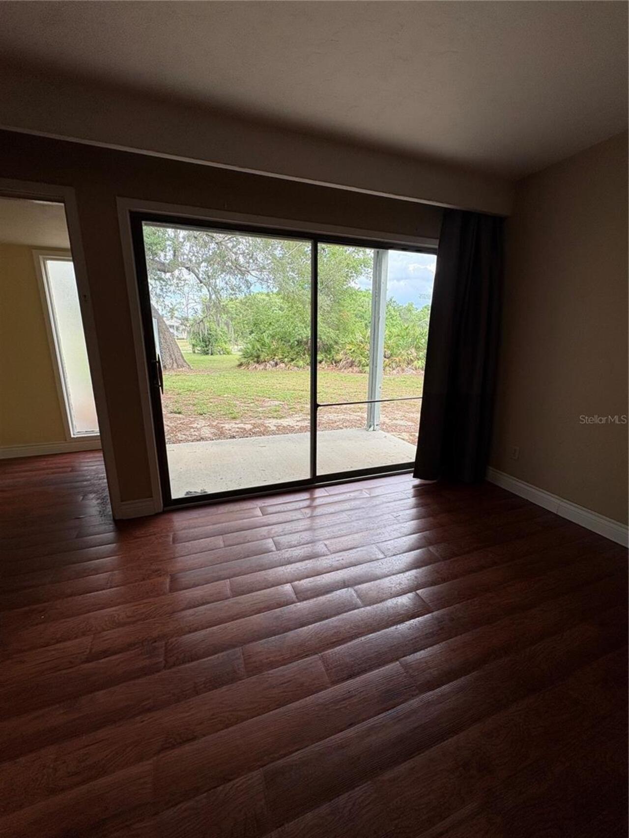Listing Photo 8