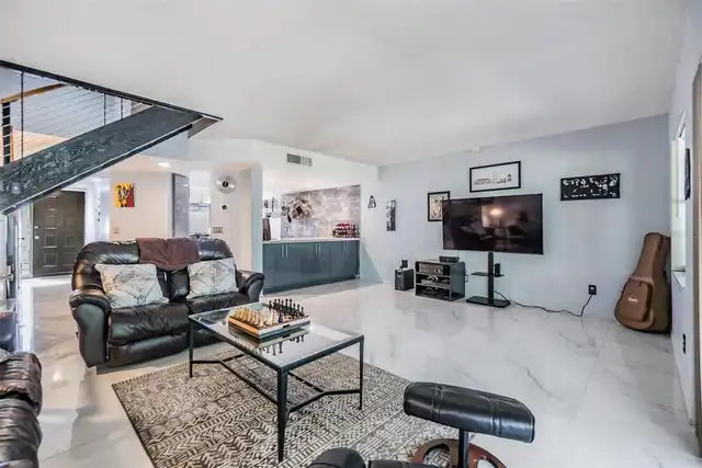 Listing Photo 18