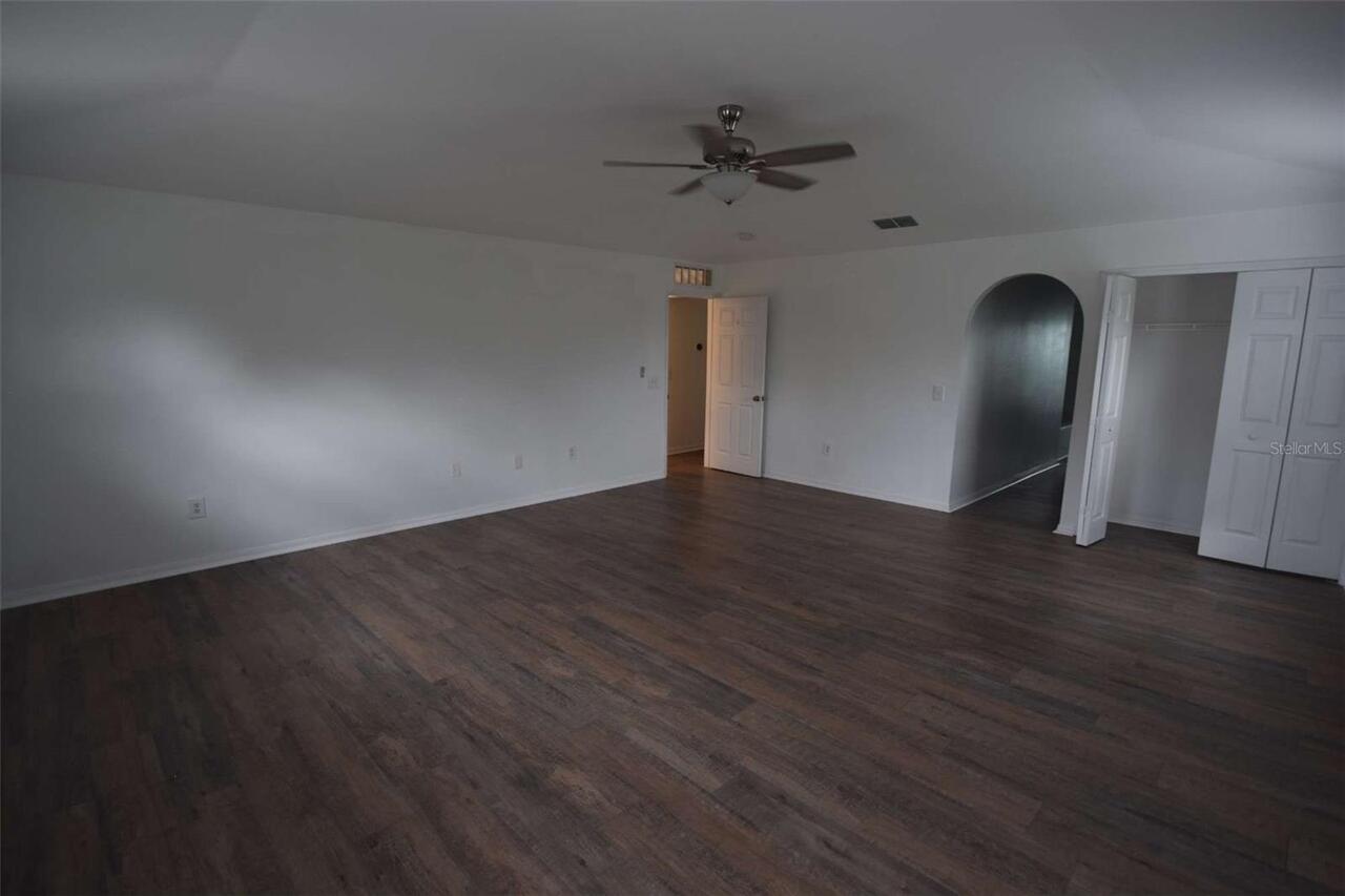Listing Photo 14
