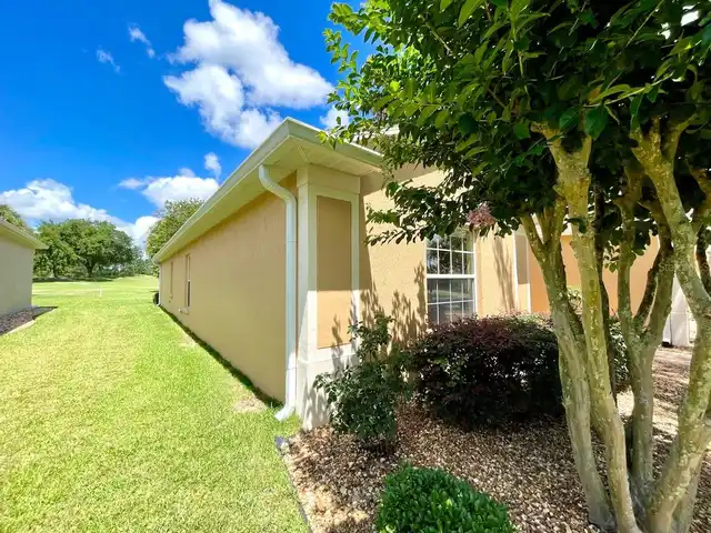 Listing Photo 10