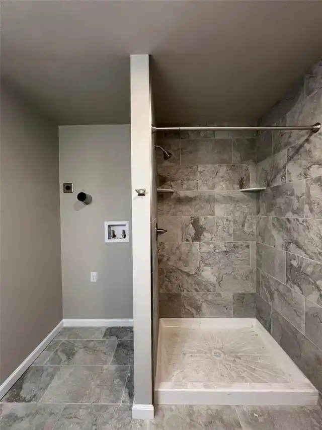 Listing Photo 16