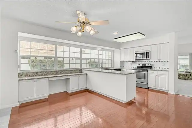 Listing Photo 18