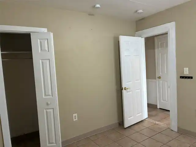 Listing Photo 9